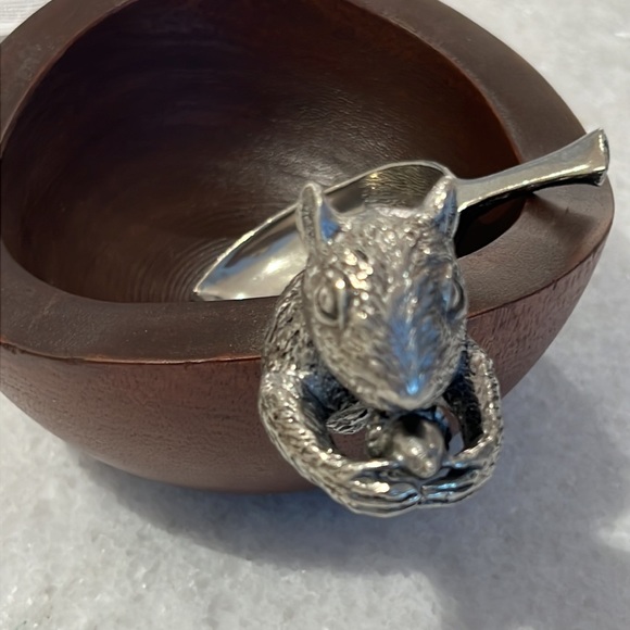 Squirrel head & tail nut bowl SM new in box - Picture 3 of 6